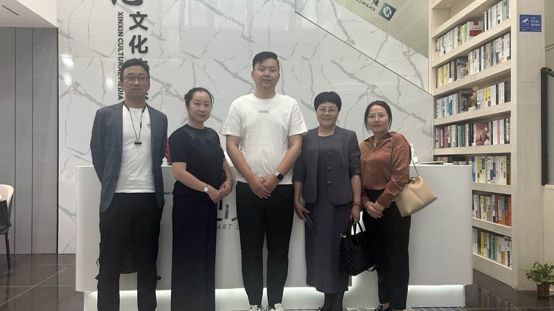 汽车品牌公关传播过程中，应关注数据监测与分析，优化传播效果。以下是一些数据指标：